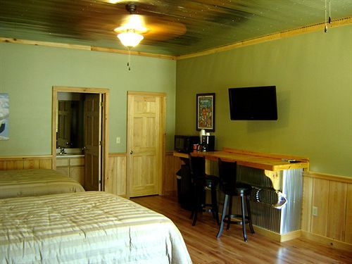 Bluestown Inn Кларксдейл Экстерьер фото